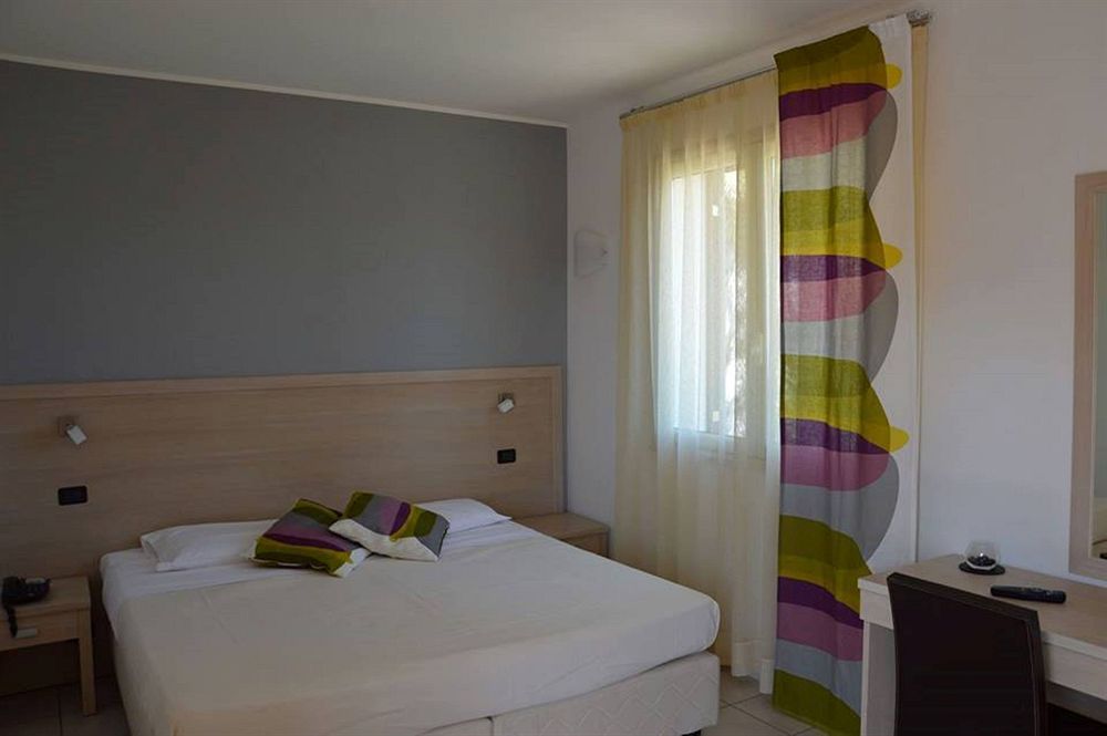 פונטנה ביאנקה Hotel Bulla Regia מראה חיצוני תמונה