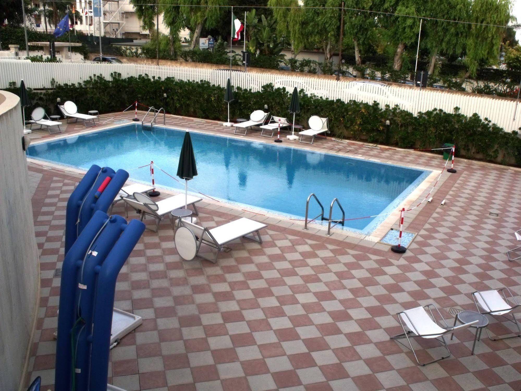 פונטנה ביאנקה Hotel Bulla Regia מראה חיצוני תמונה