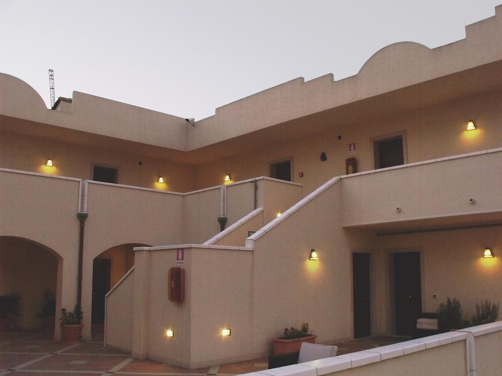 פונטנה ביאנקה Hotel Bulla Regia מראה חיצוני תמונה