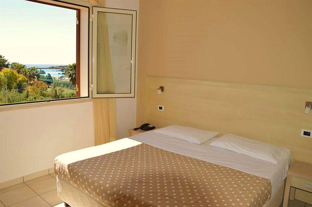 פונטנה ביאנקה Hotel Bulla Regia מראה חיצוני תמונה